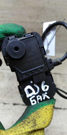 privod-liucka-toplivnogo-baka-5c6810773a-volkswagen-jetta-vi-art-101398-big-3