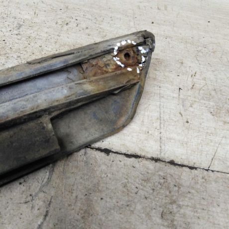 molding-dveri-zadnii-pravyi-niznii-audi-a6-c5-art-101431-big-1