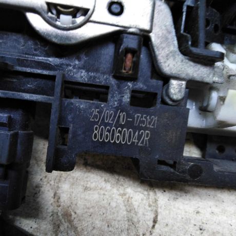 rucka-dveri-naruznaia-peredniaia-pravaia-renault-fluence-i-art-102480-big-2