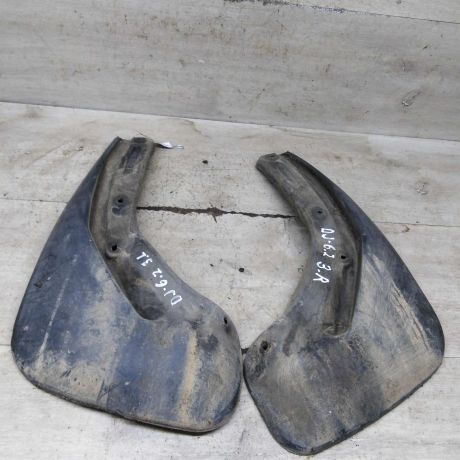 bryzgovik-zadnii-volkswagen-jetta-vi-art-105468-big-0