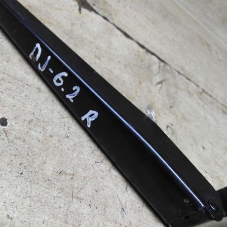 povodok-stekloocistitelia-perednii-pravyi-volkswagen-jetta-vi-art-105955-big-1