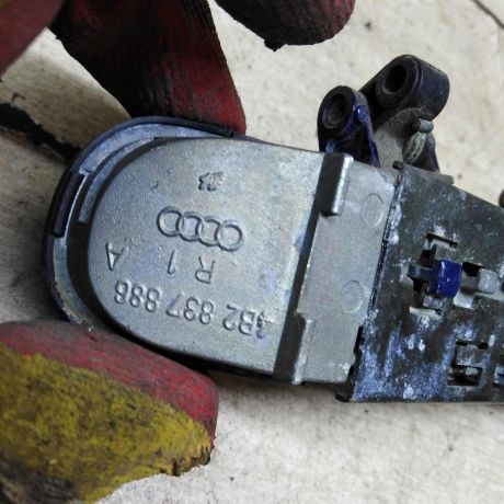 rucka-dveri-naruznaia-peredniaia-pravaia-audi-a6-c5-art-107567-big-2