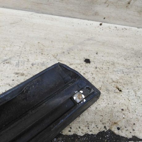 molding-dveri-niznii-zadnii-pravyi-audi-a6-c5-art-108119-big-4