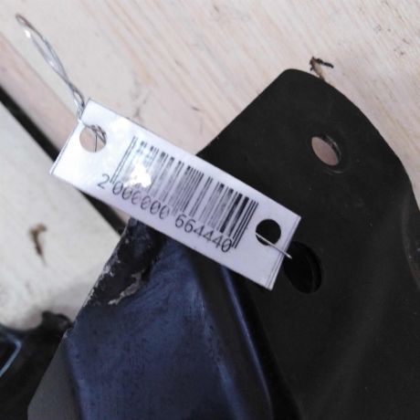 peredniaia-panel-televizor-skoda-octavia-a5-rest-art-108205-big-2