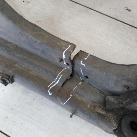 peredniaia-panel-televizor-volkswagen-passat-b5-defekty-art-109421-big-4