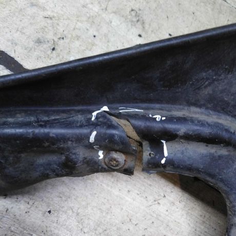 bryzgovik-zadnii-levyi-audi-a6-c5-art-110174-big-1