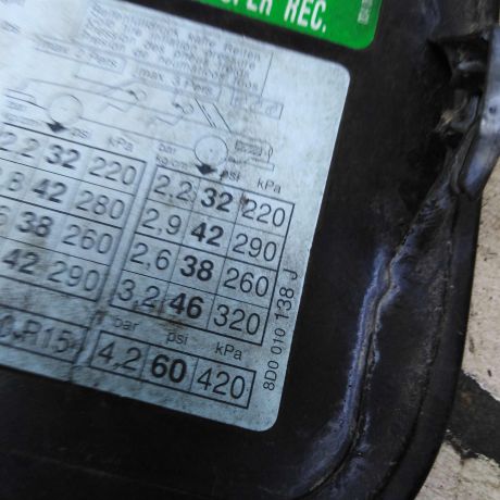 liucok-benzobak-audi-a4-b5-art-110783-big-3