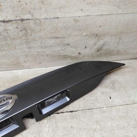 nakladka-na-krysku-bagaznika-fonar-podsvetki-nomera-nissan-qashqai-ii-restailing-art-111009-big-3