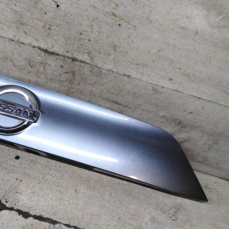 nakladka-na-krysku-bagaznika-fonar-podsvetki-nomera-nissan-qashqai-ii-restailing-art-111009-big-5