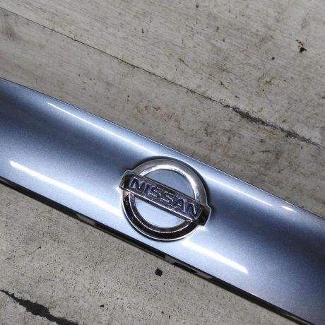 nakladka-na-krysku-bagaznika-fonar-podsvetki-nomera-nissan-qashqai-ii-restailing-art-111009-big-8