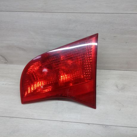 fonar-zadnii-pravyi-audi-a4-b7-art-13253-big-0