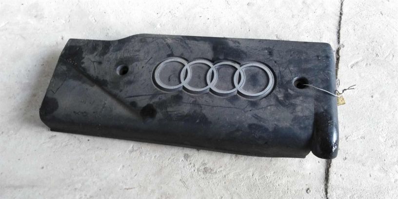 kryska-klapannaia-pravaia-audi-a8-d2-art-18604-big-0