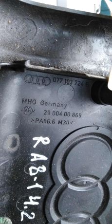 kryska-klapannaia-pravaia-audi-a8-d2-art-18604-big-2