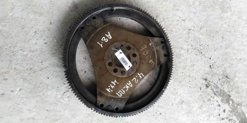 venec-zubcatyi-maxovika-audi-a8-d2-art-18612-big-2