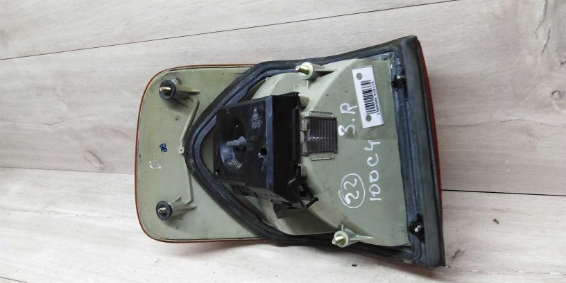 fonar-zadnii-pravyi-audi-100-c4-art-14062-big-2