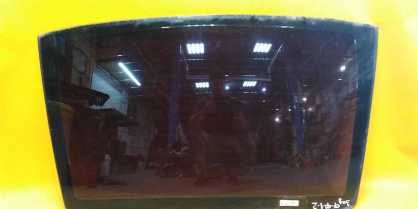 steklo-zadnee-ford-focus-i-art-14697-big-1