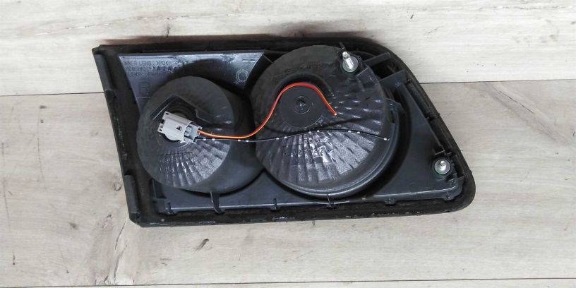 fonar-zadnii-pravyi-mazda-6-universal-art-14901-big-1