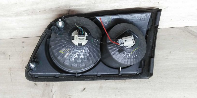 fonar-zadnii-levyi-vnutrennii-mazda-6-universal-art-14902-big-2