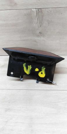 fonar-zadnii-dopolnitelnyi-stop-signal-renault-logan-art-15085-big-1