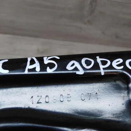 kronstein-levyi-skoda-octavia-a5-art-16168-big-1