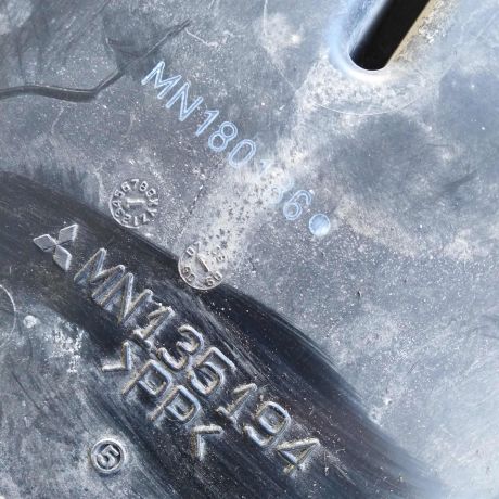 vozduxozabornik-naruznyi-mitsubishi-lancer-9-art-17589-big-2