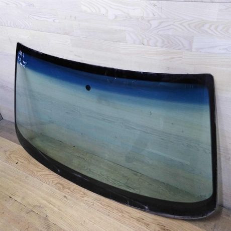 steklo-lobovoe-audi-a8-d2-art-17887-big-3