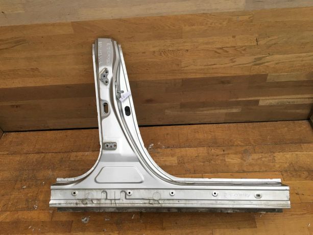 porog-pravyi-stoika-sredniaia-toyota-camry-v40-art-20408-big-0