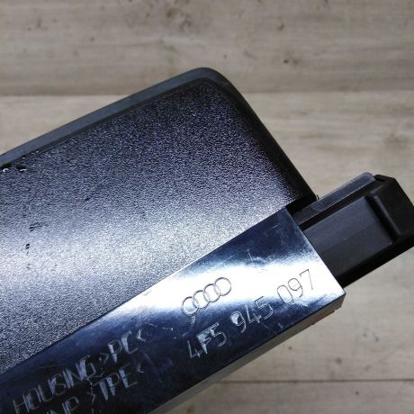 fonar-zadnii-dopolnitelnyi-stop-signal-audi-a6-c6-art-20480-big-1