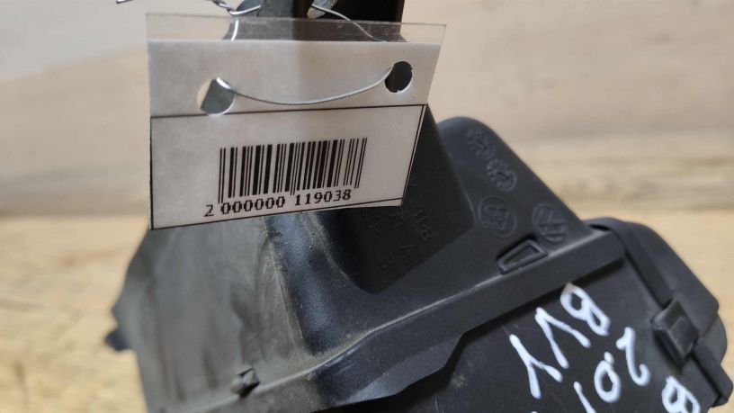 zabornik-vozduxa-volkswagen-passat-b6-art-20775-big-3