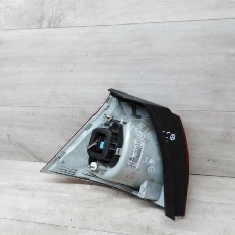 fonar-zadnii-pravyi-volkswagen-golf-5-art-21262-big-2