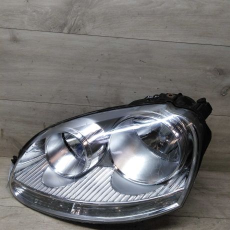 fara-levaia-volkswagen-jetta-5-art-23273-big-0