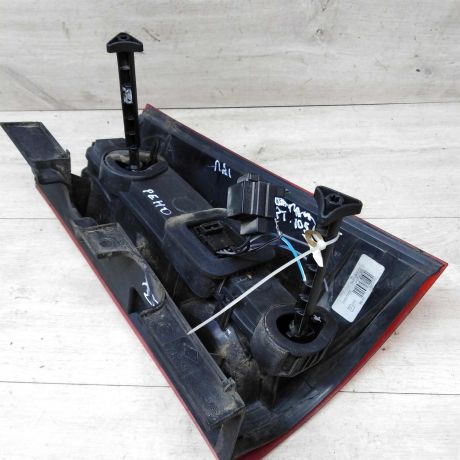 fonar-zadnii-levyi-lada-largus-art-24021-big-3