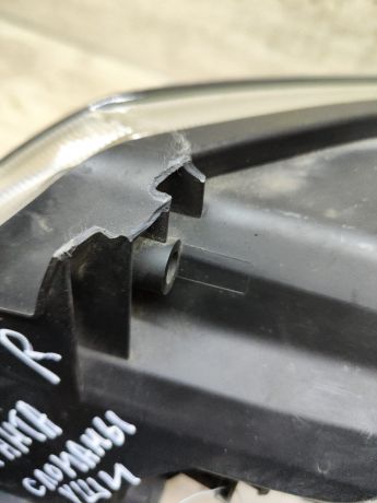 fara-pravaia-lada-granta-defekt-art-24298-big-4