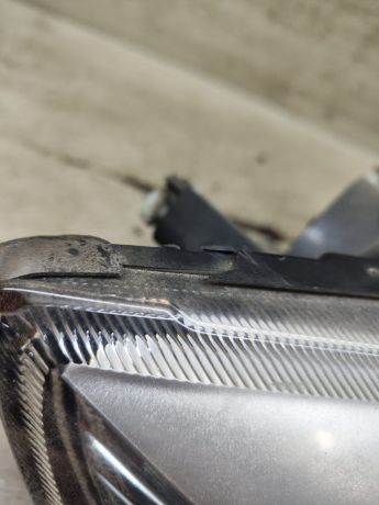 fara-pravaia-lada-granta-defekt-art-24298-big-1