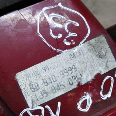 fonar-zadnii-pravyi-volkswagen-bora-art-24370-big-1