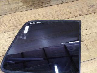 steklo-bagaznika-zadnee-pravoe-toyota-rav4-20i-art-24745