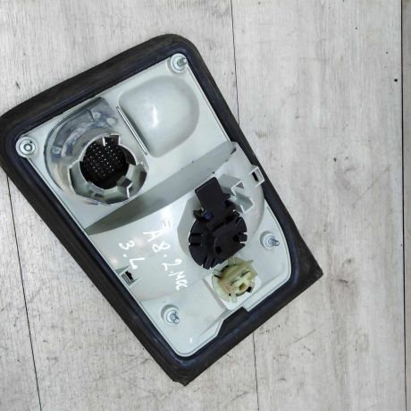 fonar-zadnii-levyi-audi-a8-d2-art-24974-big-1