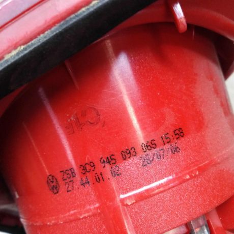 fonar-zadnii-levyi-volkswagen-passat-b6-universal-art-25081-big-1