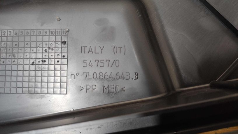 kryska-akkumuliatornoi-batarei-volkswagen-touareg-art-20417-big-2