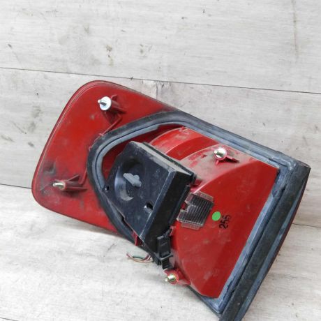 fonar-zadnii-pravyi-audi-80-b4-sedan-art-25307-big-1