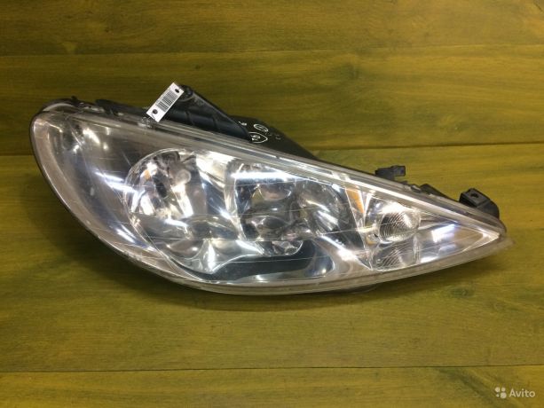 fara-peredniaia-pravaia-peugeot-206-art-25440-big-0