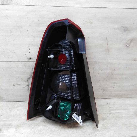 fonar-zadnii-pravyi-renault-logan-art-25881-big-2