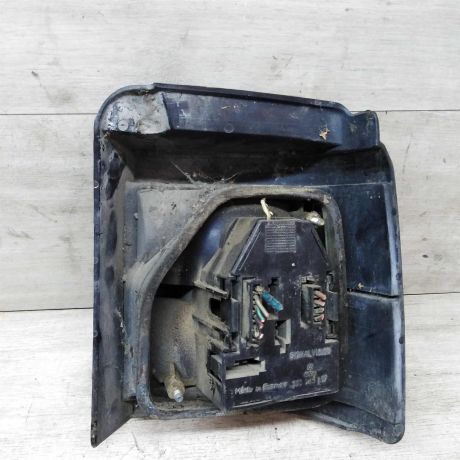 fonar-zadnii-levyi-volkswagen-passat-b3-universal-art-26408-big-1