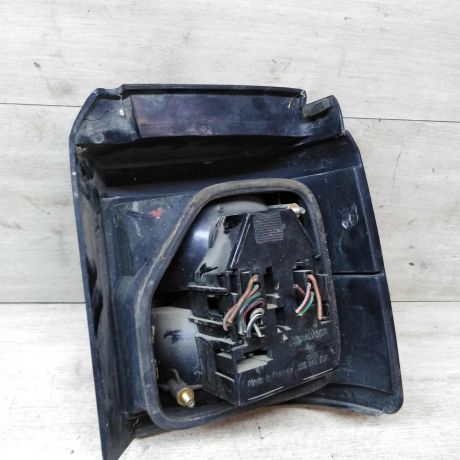 fonar-zadnii-levyi-volkswagen-passat-b3-universal-art-26467-big-1