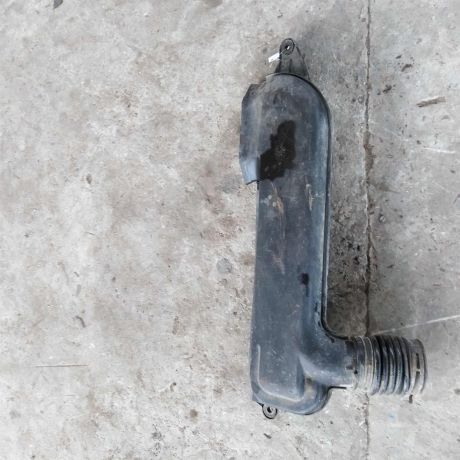 vozdusnyi-zabornik-na-mazda-626-art-26927-big-0