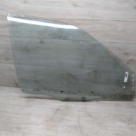 steklo-dveri-perednee-pravoe-mitsubishi-galant-7-art-27604-big-0