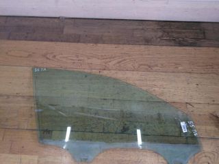 steklo-dveri-perednee-pravoe-volkswagen-passat-b5-art-28234