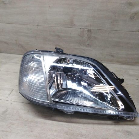 fara-levaia-renault-logan-novaia-art-28379-big-0