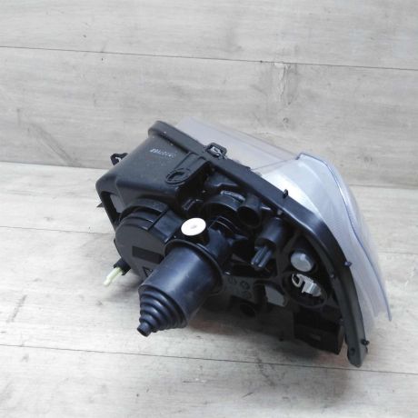 fara-levaia-renault-logan-novaia-art-28379-big-1