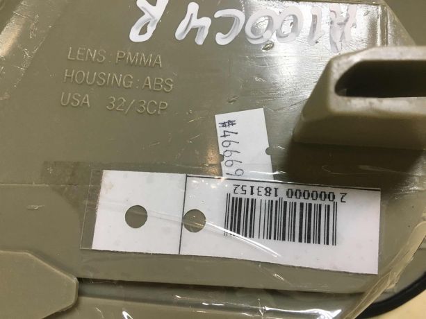 ukazatel-povorota-audi-100-c4-povorotnik-pravyi-art-29321-big-1